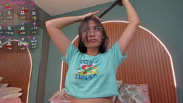 Snapshot of NayeCloud chatting on December 4, 3:49 am NayeCloud online show from December 4, 3:49 am