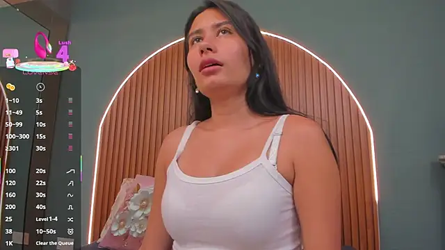 Snapshot of NayeCloud chatting on December 16, 3:44 am NayeCloud online show from December 16, 3:44 am