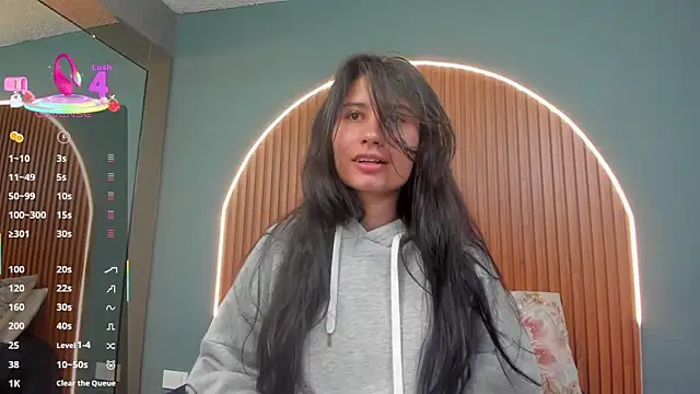 NayeCloud online show from January 9, 3:31 am