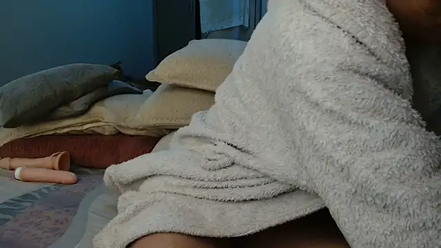 Snapshot of SEXYLIGHTBITCH chatting on March 15, 8:26 am SEXYLIGHTBITCH online show from March 15, 8:26 am