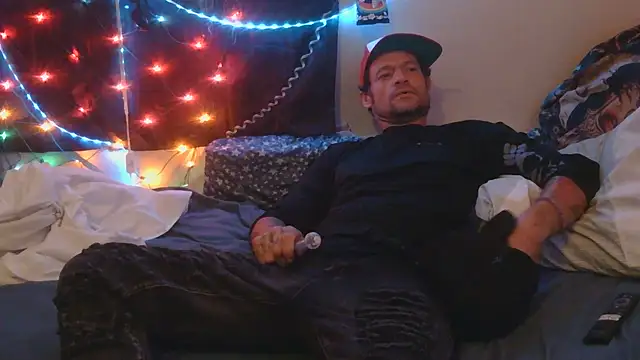 Snapshot of TheOneYouLove69 chatting on October 8, 4:43 am TheOneYouLove69 online show from October 8, 4:43 am