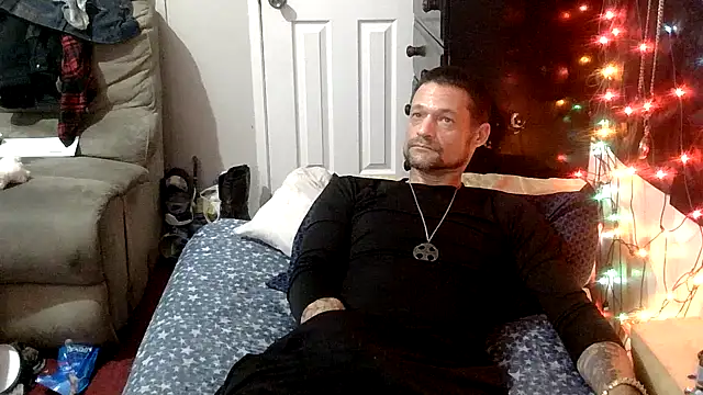 TheOneYouLove69 online show from January 15, 8:45 pm