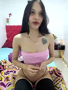 Snapshot of Calypso226 chatting on December 13, 4:00 am Calypso226 online show from December 13, 4:00 am