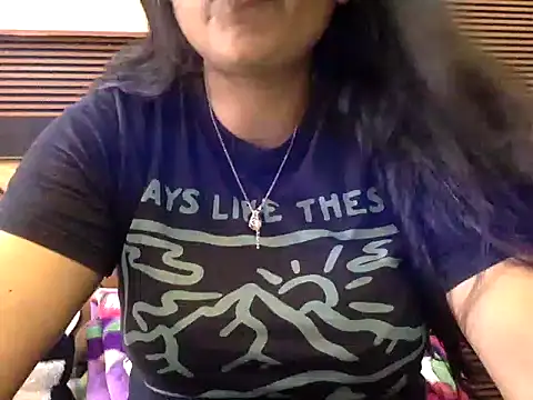 HaaniKaur online show from October 13, 8:25 am