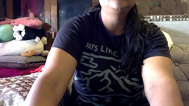 HaaniKaur online show from March 20, 8:30 am