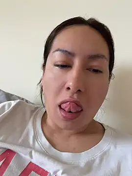 Snapshot of xLadyScarlettx chatting on June 23, 12:47 pm xLadyScarlettx online show from June 23, 12:47 pm