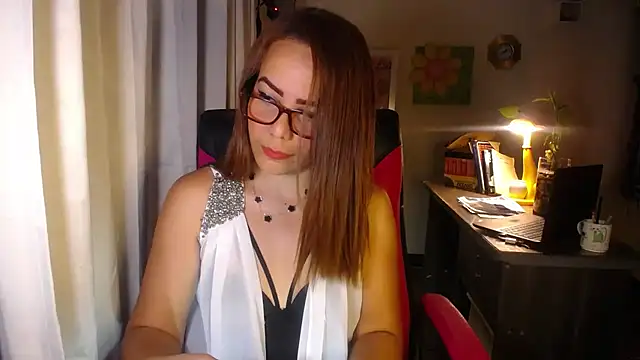 danielle rose 1 online show from July 18, 4:55 pm