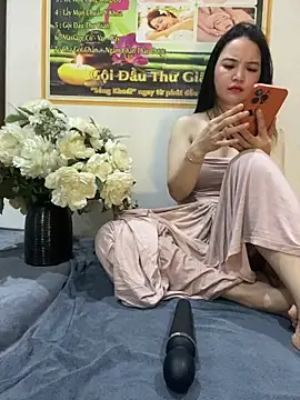 Snapshot of LiLi-Kirix99 chatting on May 29, 7:45 pm LiLi-Kirix99 online show from May 29, 7:45 pm