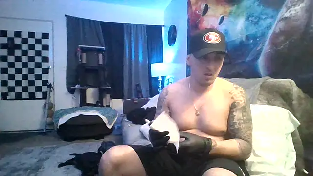 Snapshot of Antoniothedon chatting on December 8, 6:43 am Antoniothedon online show from December 8, 6:43 am