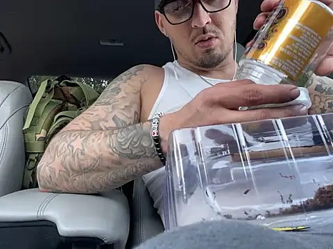 Snapshot of Antoniothedon chatting on January 11, 12:33 am Antoniothedon online show from January 11, 12:33 am