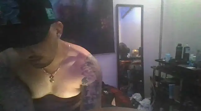 Snapshot of Antoniothedon chatting on February 9, 4:50 pm Antoniothedon online show from February 9, 4:50 pm