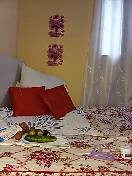 Snapshot of sexxylucia chatting on June 18, 10:09 am sexxylucia online show from June 18, 10:09 am