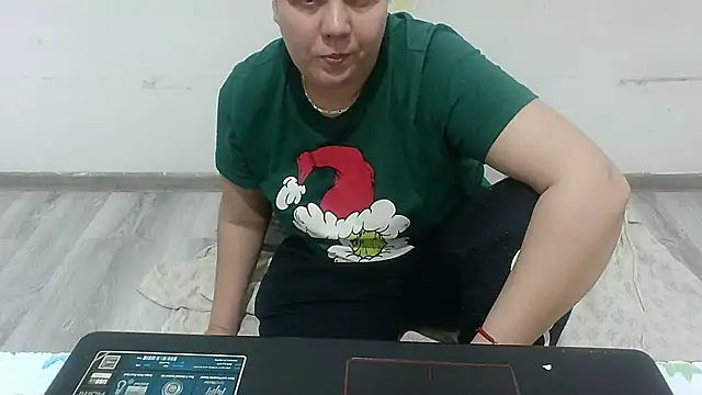 Snapshot of VixenBya chatting on February 4, 3:18 pm VixenBya online show from February 4, 3:18 pm