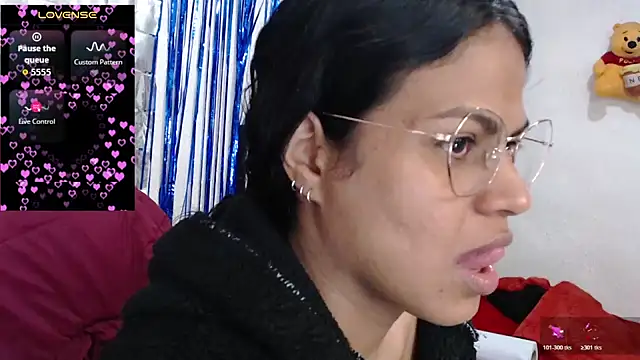 Snapshot of SweetAlmaa chatting on October 27, 10:30 am SweetAlmaa online show from October 27, 10:30 am
