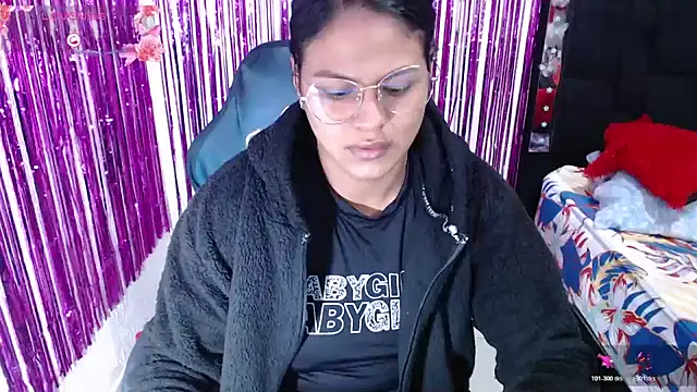 SweetAlmaa online show from February 7, 10:30 am