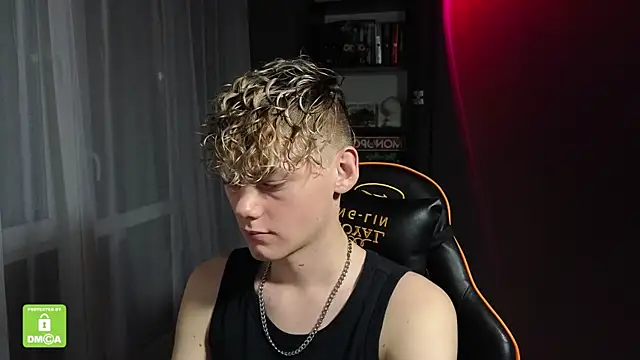 Snapshot of Keytaro chatting on October 30, 10:43 pm Keytaro online show from October 30, 10:43 pm