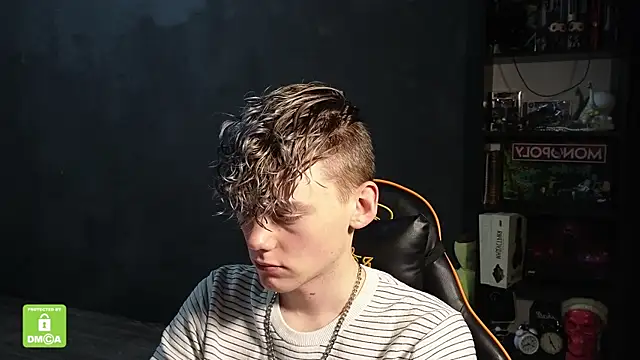 Snapshot of Keytaro chatting on November 30, 12:42 pm Keytaro online show from November 30, 12:42 pm