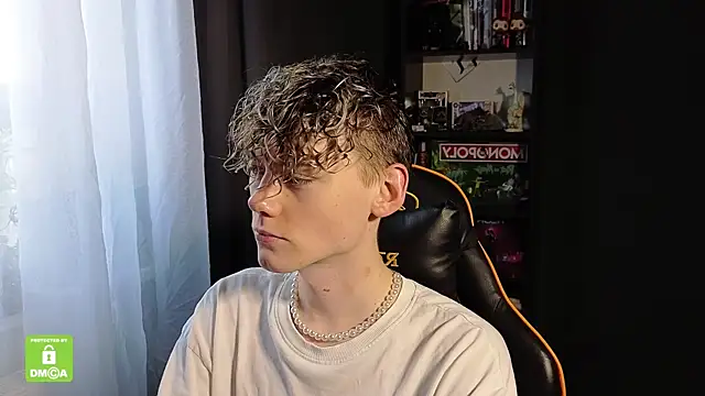 Snapshot of Keytaro chatting on December 15, 11:14 am Keytaro online show from December 15, 11:14 am