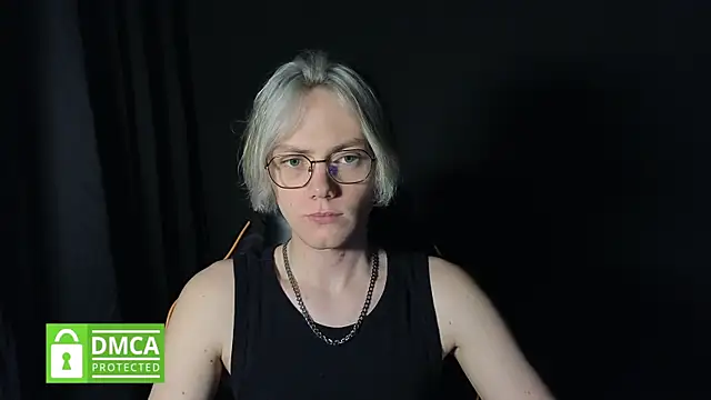 Snapshot of Keytaro chatting on May 29, 5:33 pm Keytaro online show from May 29, 5:33 pm