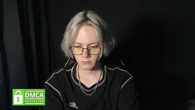 Snapshot of Keytaro chatting on June 10, 7:18 am Keytaro online show from June 10, 7:18 am