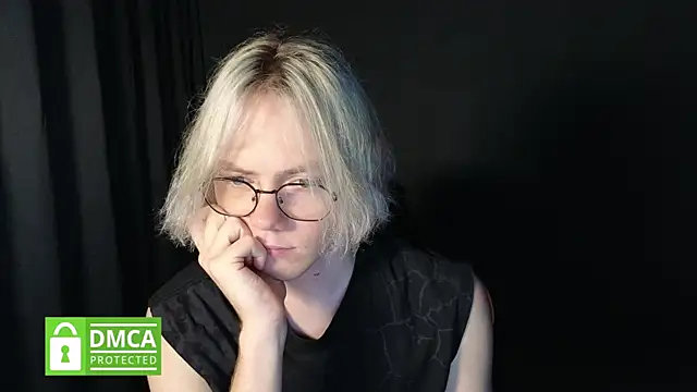 Snapshot of Keytaro chatting on June 24, 8:57 am Keytaro online show from June 24, 8:57 am