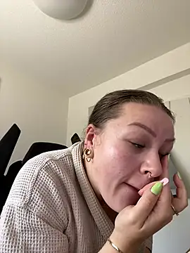 Snapshot of Fancy-Francy chatting on August 4, 8:50 am Fancy-Francy online show from August 4, 8:50 am