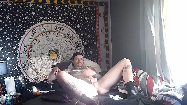 Snapshot of UnCuTupTheBuTT chatting on March 13, 1:29 pm UnCuTupTheBuTT online show from March 13, 1:29 pm