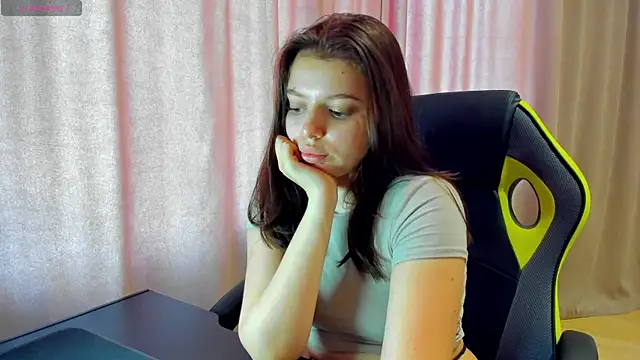 Nicky Rosee online show from June 2, 5:42 am