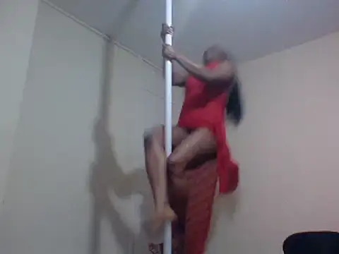 Snapshot of Cinderella_Jewels_ chatting on February 13, 11:58 pm Cinderella Jewels online show from February 13, 11:58 pm