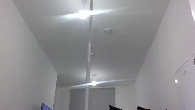 Snapshot of Cinderella_Jewels_ chatting on October 21, 8:53 pm Cinderella Jewels online show from October 21, 8:53 pm