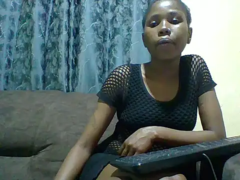 miss lyne001 online show from September 12, 4:07 pm