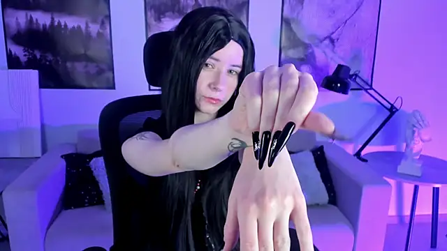 Snapshot of LexiWenford chatting on December 4, 2:53 am LexiWenford online show from December 4, 2:53 am