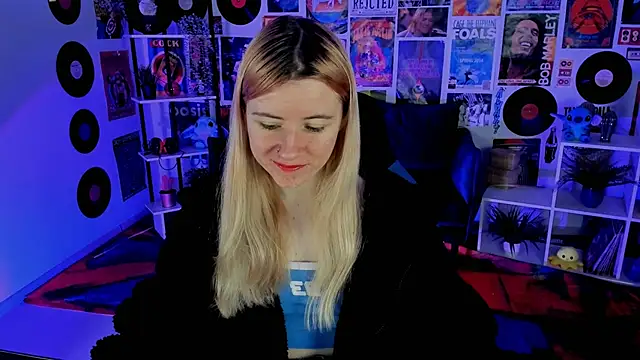 Snapshot of LexiWenford chatting on December 27, 6:03 am LexiWenford online show from December 27, 6:03 am