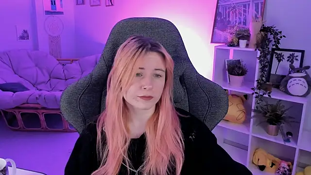 Snapshot of LexiWenford chatting on January 23, 8:36 am LexiWenford online show from January 23, 8:36 am