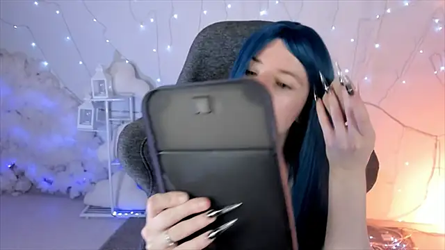 Snapshot of LexiWenford chatting on February 3, 2:47 am LexiWenford online show from February 3, 2:47 am