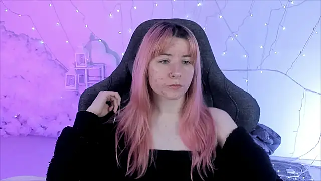 Snapshot of LexiWenford chatting on February 5, 2:51 am LexiWenford online show from February 5, 2:51 am