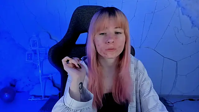 Snapshot of LexiWenford chatting on February 17, 2:42 am LexiWenford online show from February 17, 2:42 am