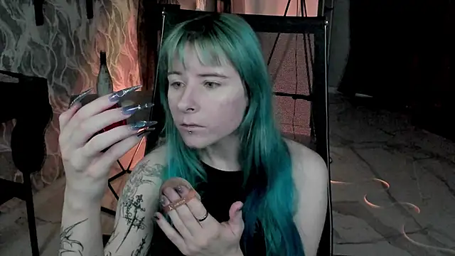 Snapshot of LexiWenford chatting on October 13, 2:44 am LexiWenford online show from October 13, 2:44 am