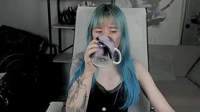 Snapshot of LexiWenford chatting on October 20, 2:45 am LexiWenford online show from October 20, 2:45 am