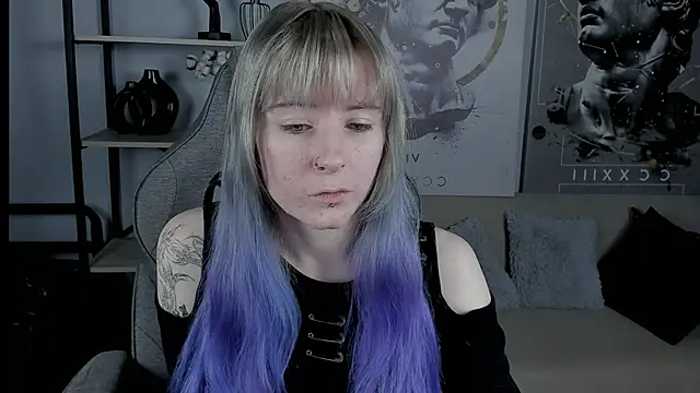 Snapshot of LexiWenford chatting on October 31, 2:56 am LexiWenford online show from October 31, 2:56 am