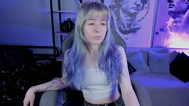 Snapshot of LexiWenford chatting on November 3, 2:57 am LexiWenford online show from November 3, 2:57 am