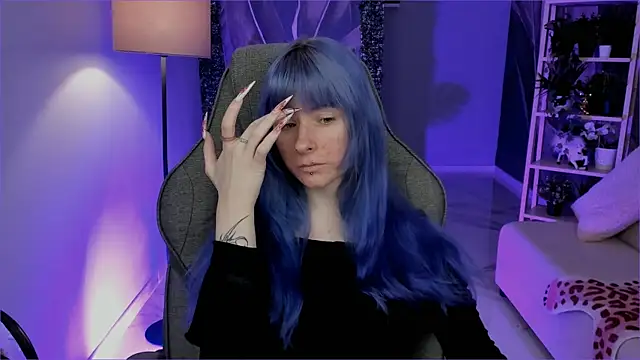 Snapshot of LexiWenford chatting on December 3, 3:14 am LexiWenford online show from December 3, 3:14 am