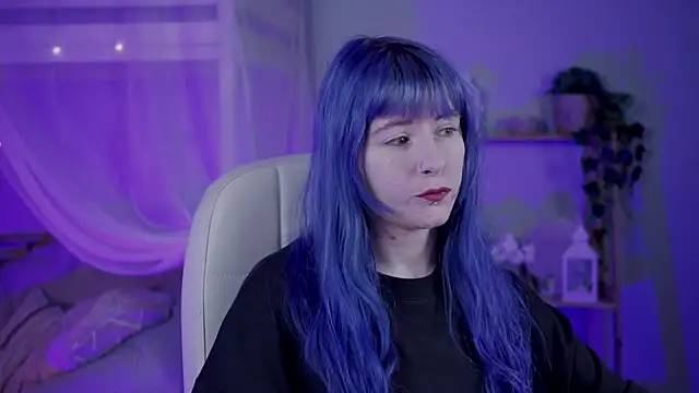 Snapshot of LexiWenford chatting on December 4, 3:05 am LexiWenford online show from December 4, 3:05 am