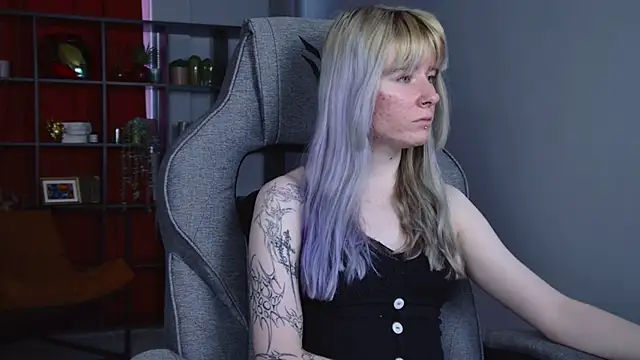 Snapshot of LexiWenford chatting on May 25, 2:39 am LexiWenford online show from May 25, 2:39 am