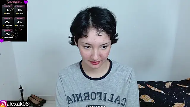 Snapshot of alexaa08 chatting on December 23, 12:19 pm alexaa08 online show from December 23, 12:19 pm