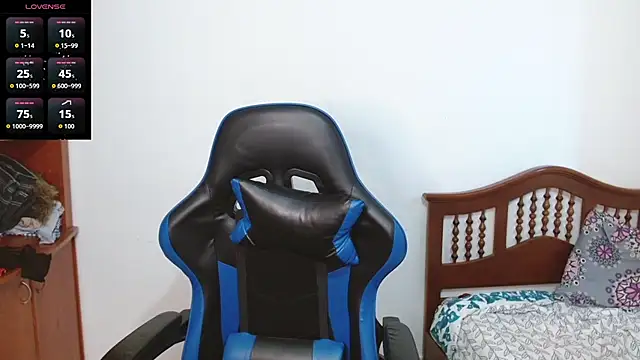 Snapshot of alexaa08 chatting on November 12, 12:05 pm alexaa08 online show from November 12, 12:05 pm