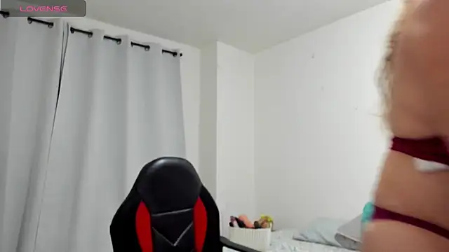 Sanddi milff online show from March 4, 9:43 pm