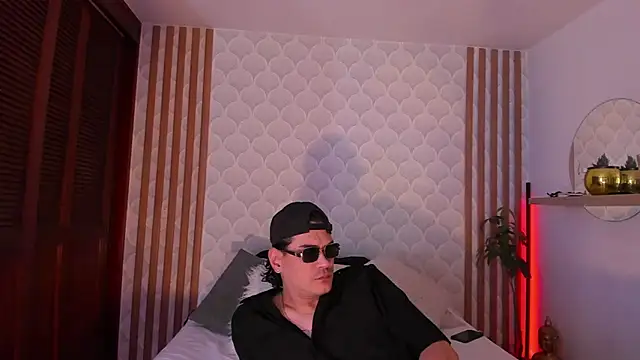 PamelaReall online show from February 17, 7:49 am