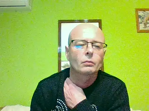 Snapshot of Tiger202441 chatting on December 17, 8:26 pm Tiger202441 online show from December 17, 8:26 pm