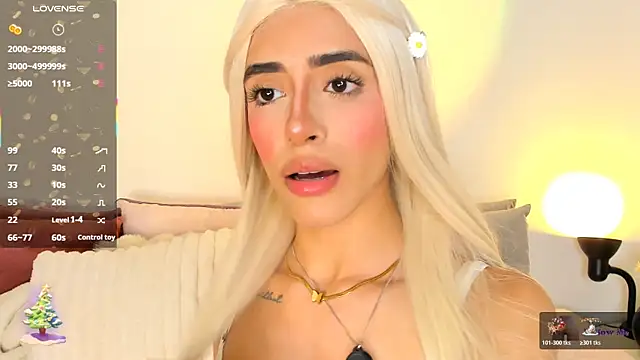 StormiRusso online show from December 18, 3:56 am